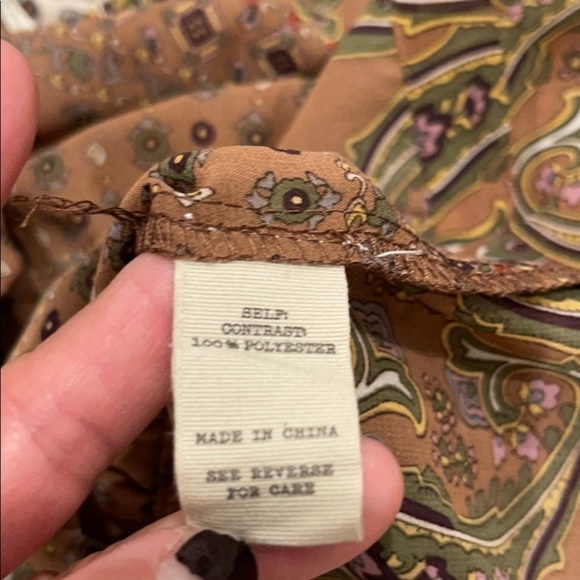 Q: GIMMICKS by BKE Bohemian Blouse Print Lace Detail Beige and Cream - Picture 6 of 8